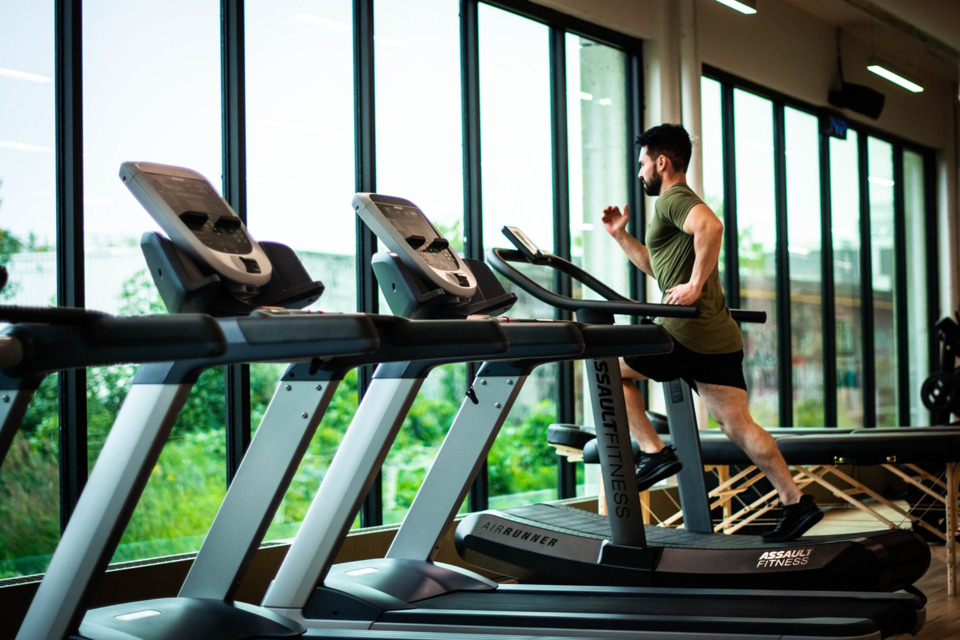 The Importance of a Trained Team of Experts to Clean Fitness Centers